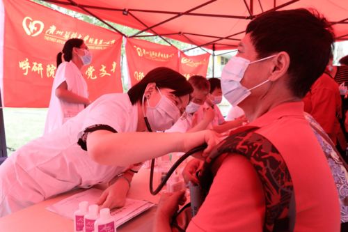 南山名医团队走进黄埔区,讲座义诊送健康丨我为群众办实事