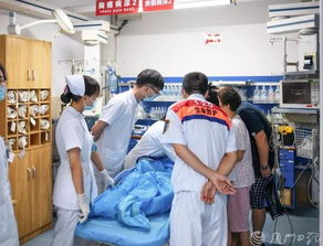 厦门中山医院 急诊24小时 来了 今天,请向这群人致敬